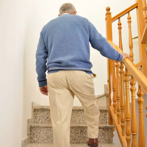 老年人膝蓋彈響 御正君骨活丸 潤滑關節預防進一步損傷